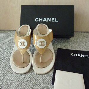 Chanel Nude Beige Thongs Slides CC Logo Shoes w/ Box Vintage 2006 SZ 40 US 10